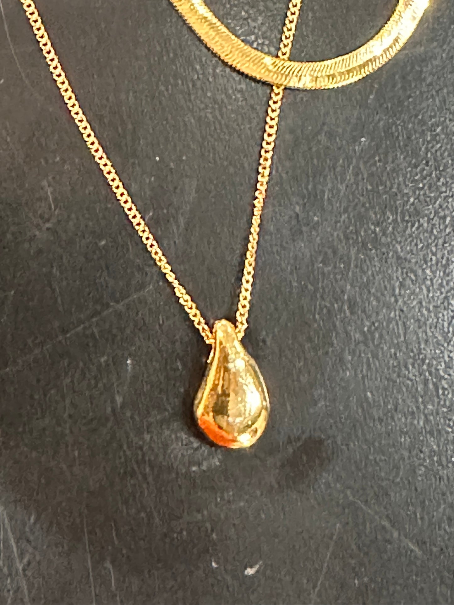 Teardrop and Wide Chain