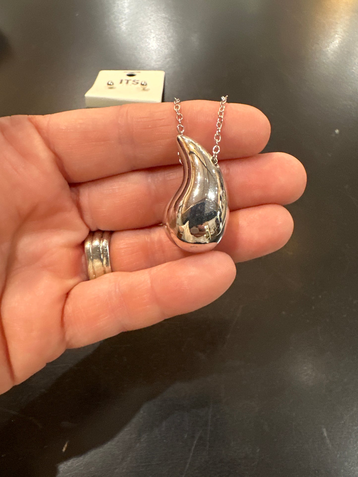 LargeTeardrop Necklace