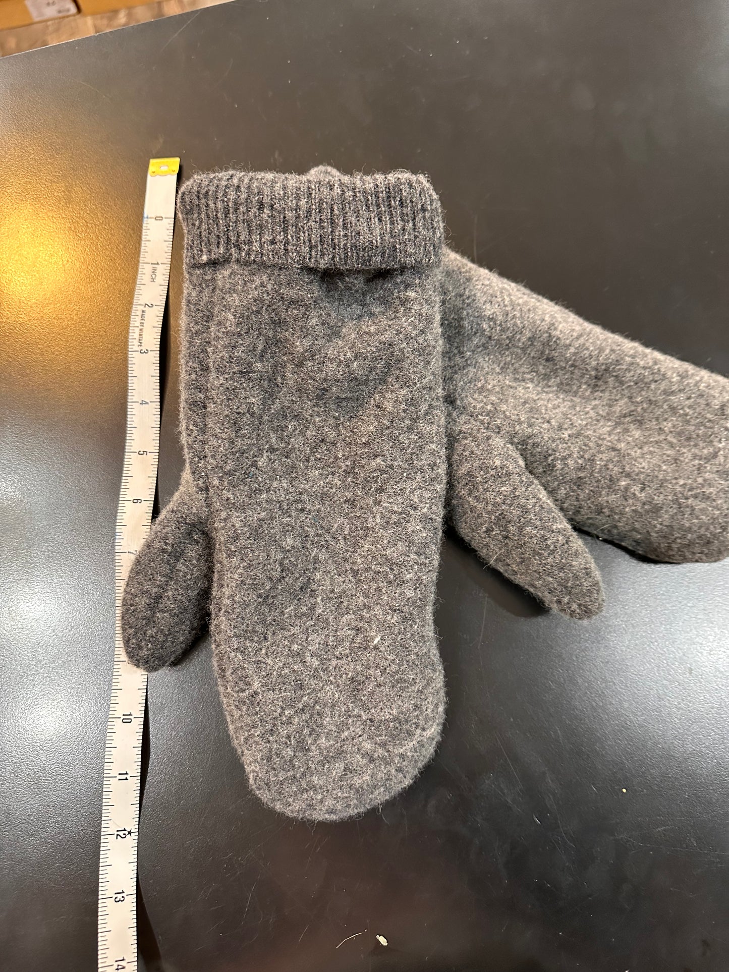 Sweater Mitten no Palm Patch