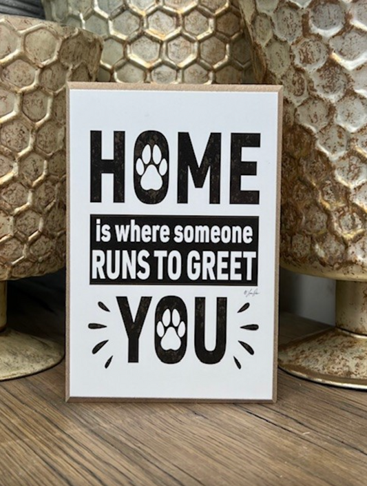 Dog Print "Greets You"